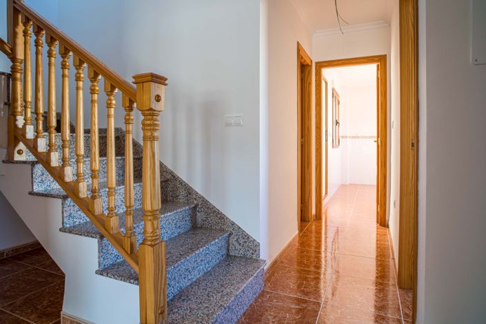 Image No.19-4 Bed Townhouse for sale