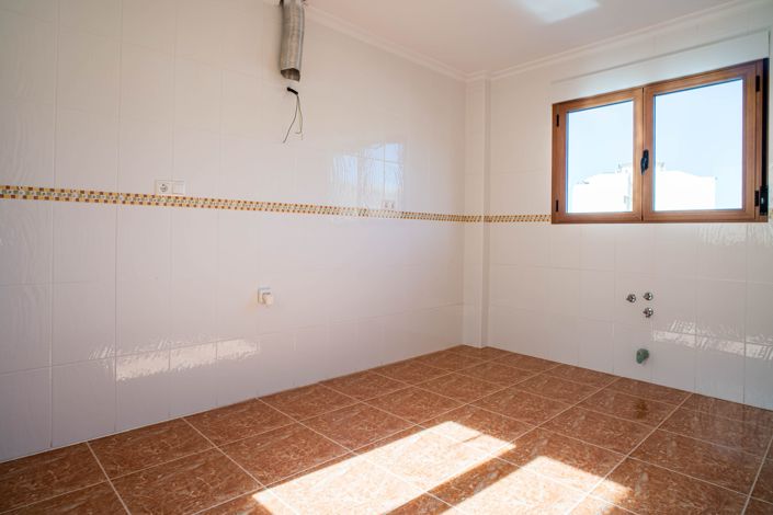 Image No.25-4 Bed Townhouse for sale