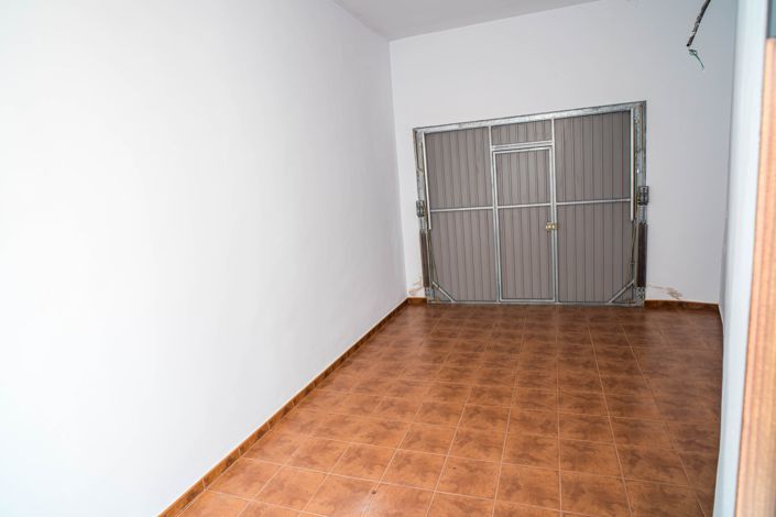 Image No.30-4 Bed Townhouse for sale