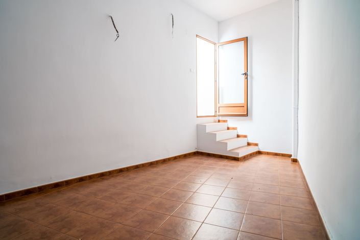Image No.31-4 Bed Townhouse for sale
