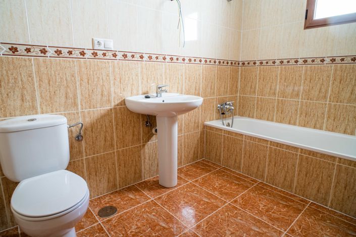 Image No.45-4 Bed Townhouse for sale