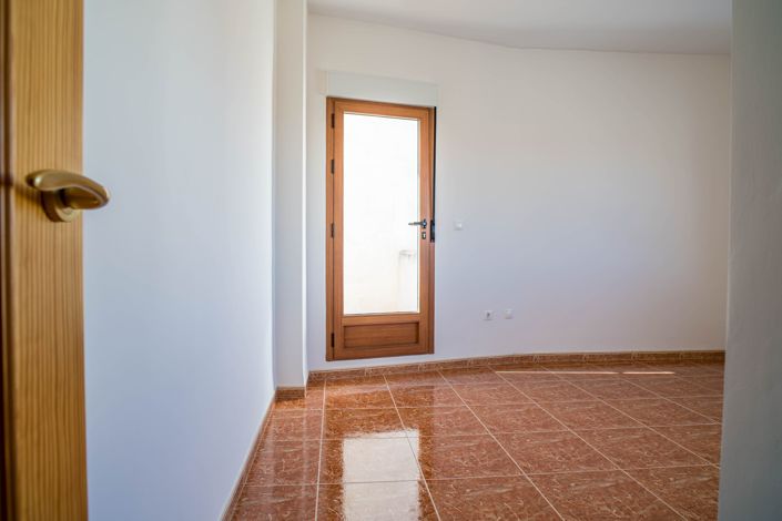 Image No.47-4 Bed Townhouse for sale