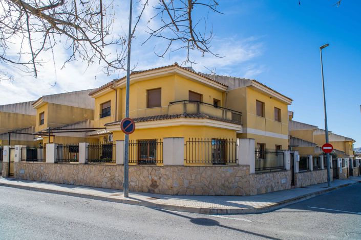 Image No.6-4 Bed Townhouse for sale