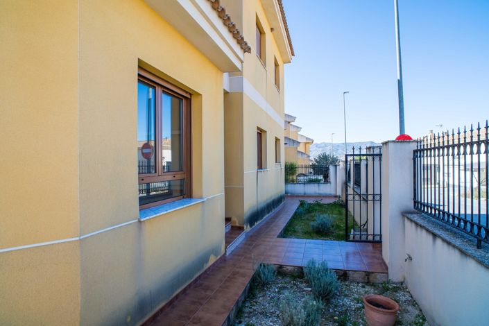 Image No.9-4 Bed Townhouse for sale