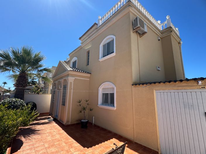 Image No.35-3 Bed Villa for sale