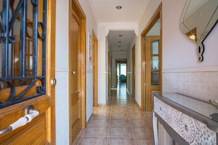 Image No.11-4 Bed Villa for sale