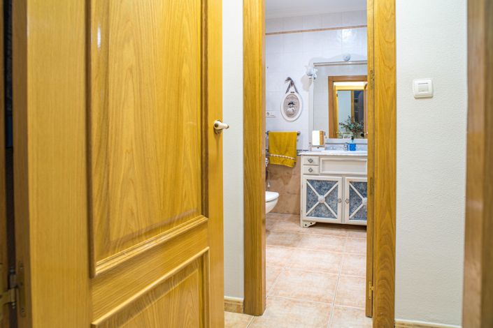 Image No.20-4 Bed Villa for sale
