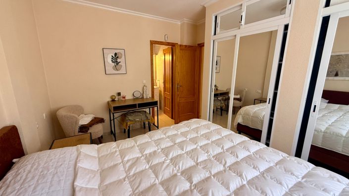 Image No.40-5 Bed Country House for sale