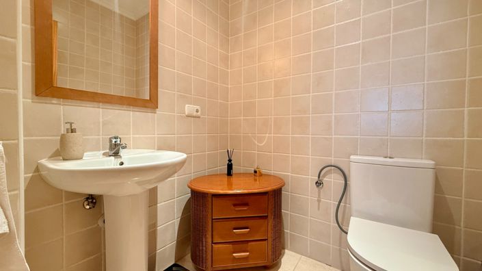 Image No.47-5 Bed Country House for sale