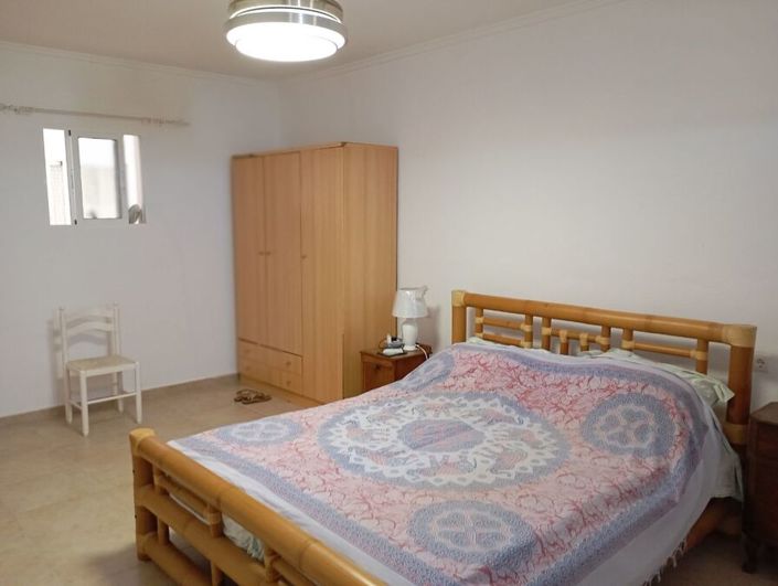 Image No.28-4 Bed Country House for sale