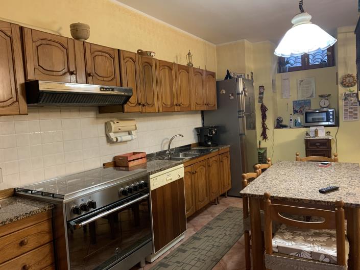 Image No.20-3 Bed Townhouse for sale