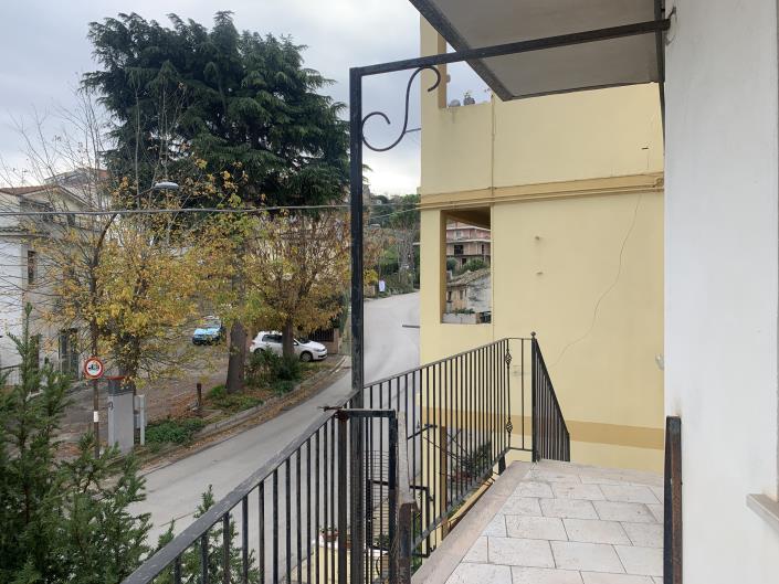 Image No.56-5 Bed Property for sale