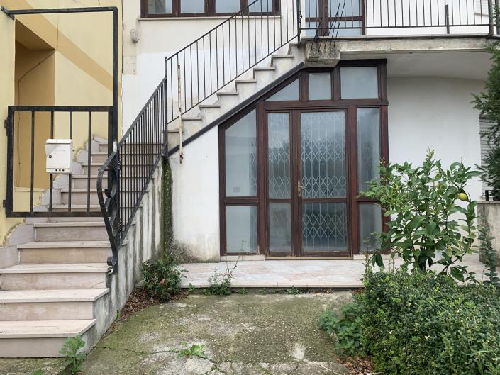 Image No.3-5 Bed Property for sale
