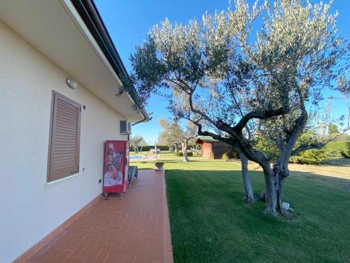 Image No.30-Villa / Détaché de 2 chambres à vendre à Chieti