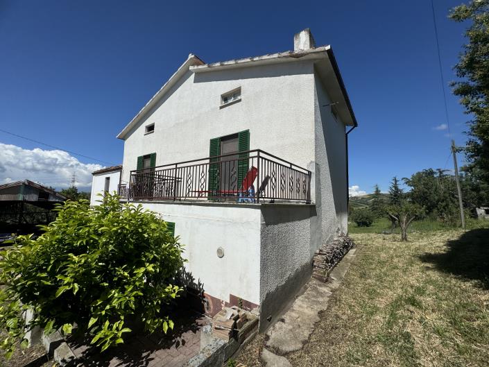 Image No.2-Ferme de 3 chambres à vendre à Lanciano