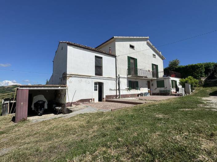 Image No.3-Ferme de 3 chambres à vendre à Lanciano