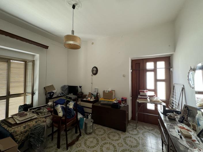 Image No.19-2 Bed Townhouse for sale