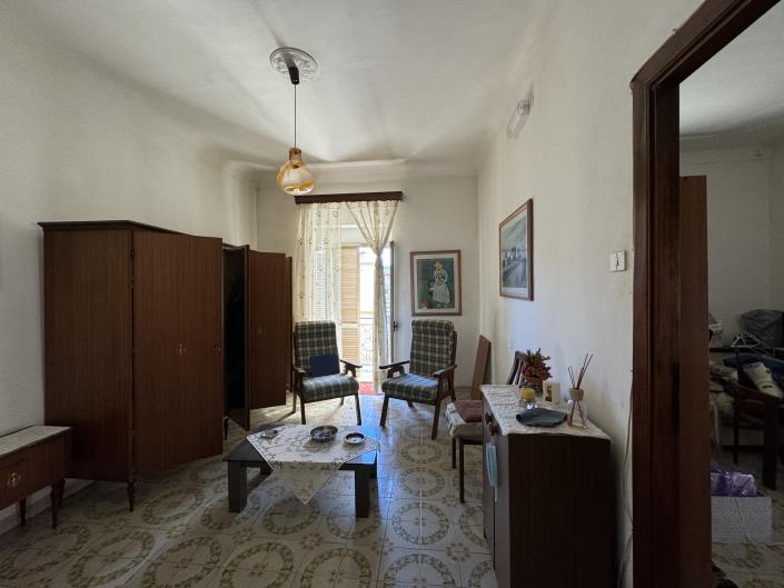 Image No.6-2 Bed Townhouse for sale