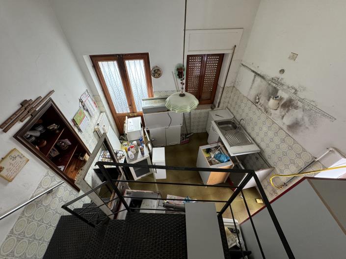 Image No.25-2 Bed Townhouse for sale
