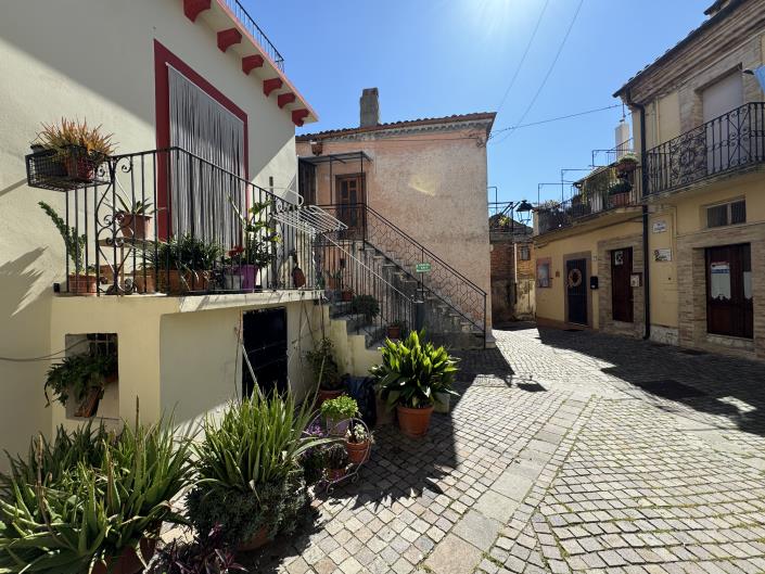 Image No.4-2 Bed Townhouse for sale
