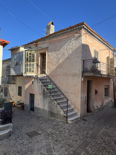 Image No.37-2 Bed Townhouse for sale