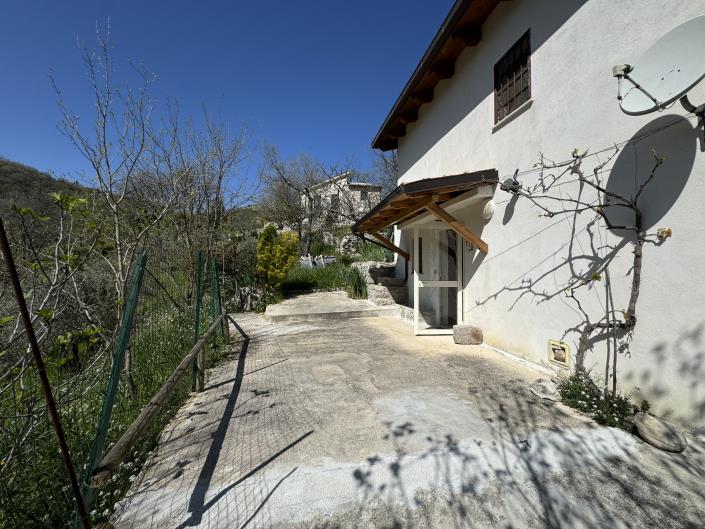 Image No.45-3 Bed Villa / Detached for sale