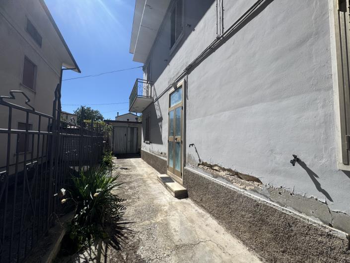 Image No.4-3 Bed Townhouse for sale
