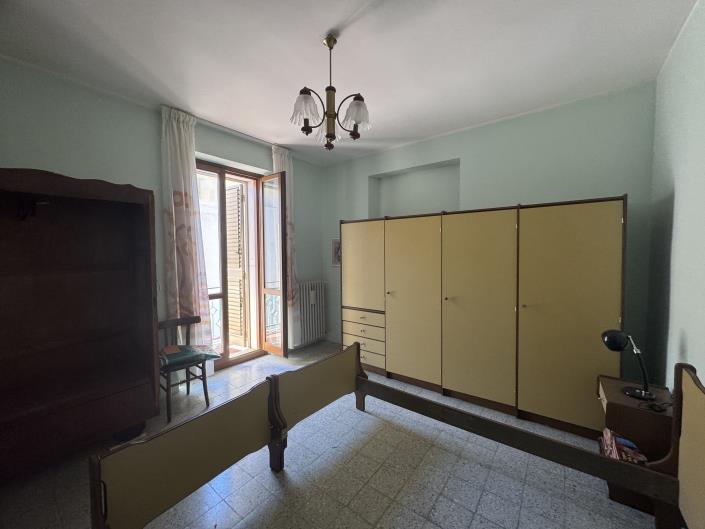 Image No.20-3 Bed Townhouse for sale