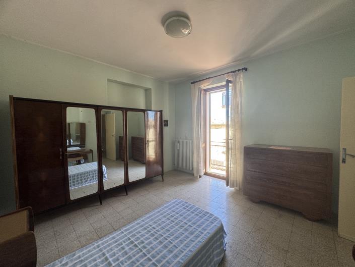 Image No.18-3 Bed Townhouse for sale