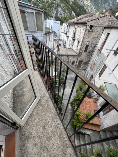 Image No.9-2 Bed Townhouse for sale