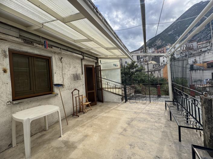 Image No.30-2 Bed Townhouse for sale
