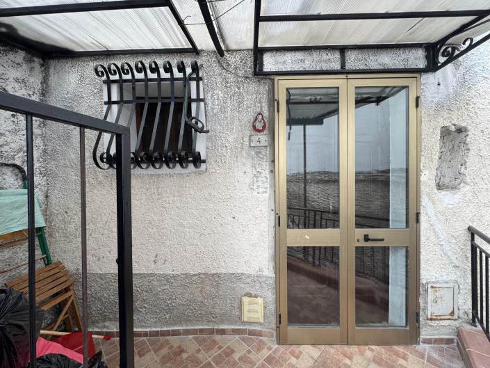 Image No.43-2 Bed Townhouse for sale