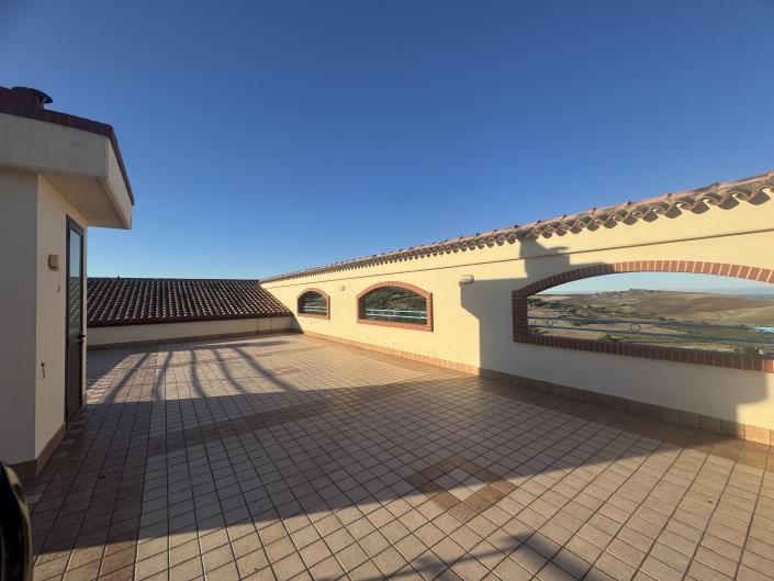 Image No.28-5 Bed Villa / Detached for sale