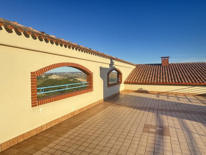 Image No.29-5 Bed Villa / Detached for sale