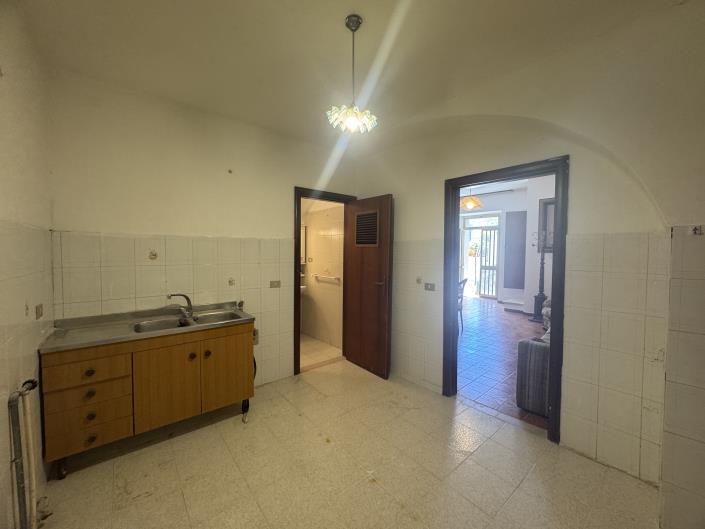 Image No.12-2 Bed Townhouse for sale