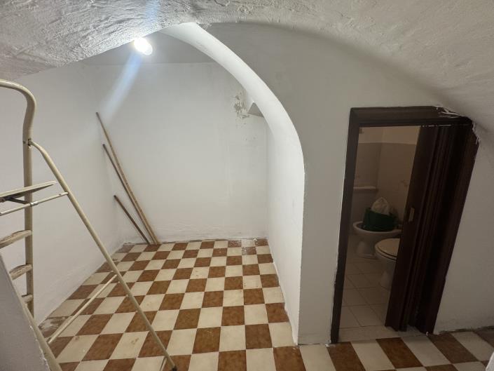 Image No.22-2 Bed Townhouse for sale
