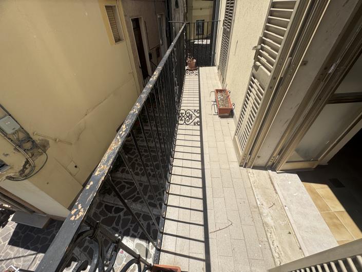 Image No.19-2 Bed Townhouse for sale