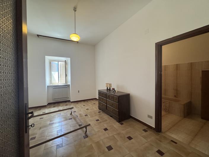 Image No.29-2 Bed Townhouse for sale