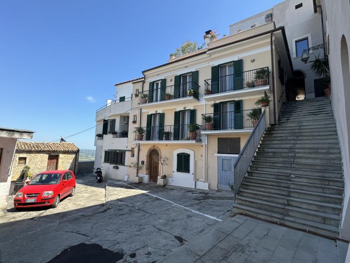 Image No.58-3 Bed Townhouse for sale
