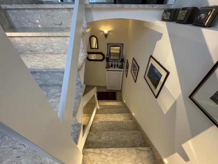 Image No.34-3 Bed Townhouse for sale
