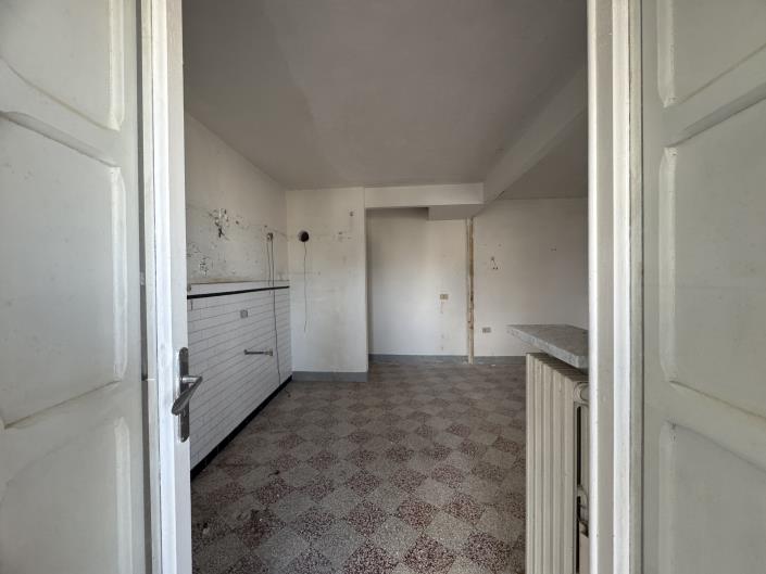 Image No.28-2 Bed Apartment for sale