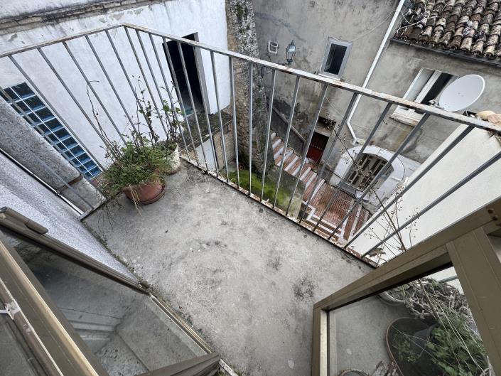 Image No.19-2 Bed Townhouse for sale