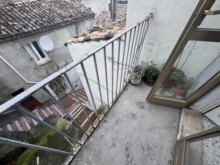 Image No.20-2 Bed Townhouse for sale