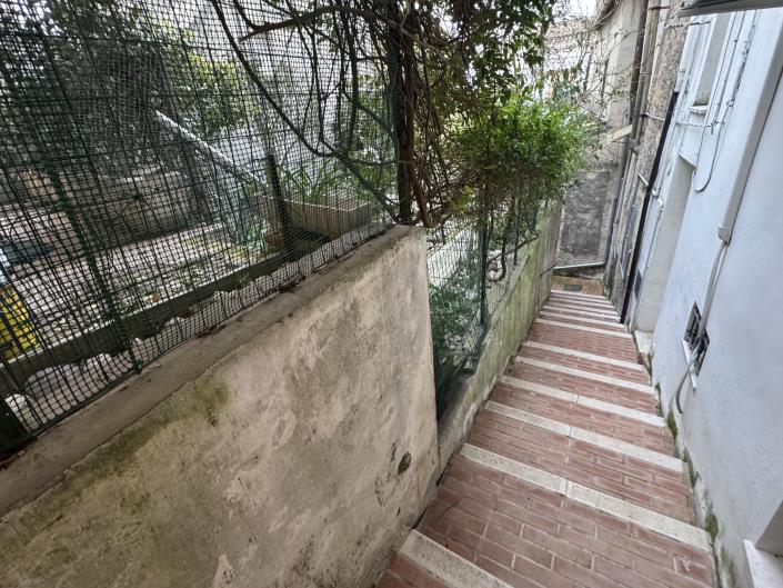 Image No.51-2 Bed Townhouse for sale