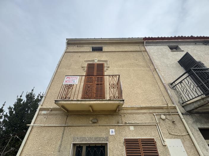 Image No.38-3 Bed Townhouse for sale