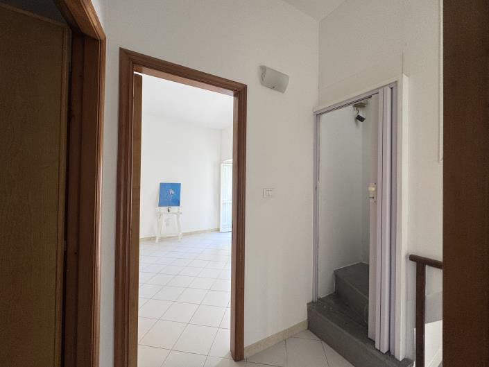 Image No.24-2 Bed Townhouse for sale