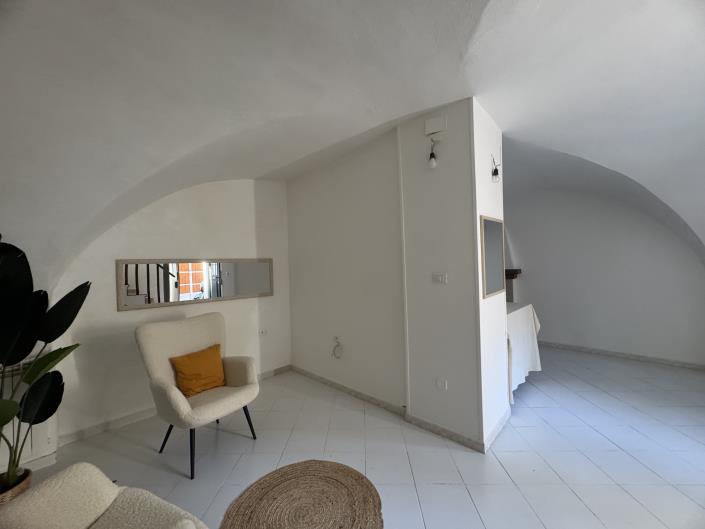 Image No.39-2 Bed Townhouse for sale