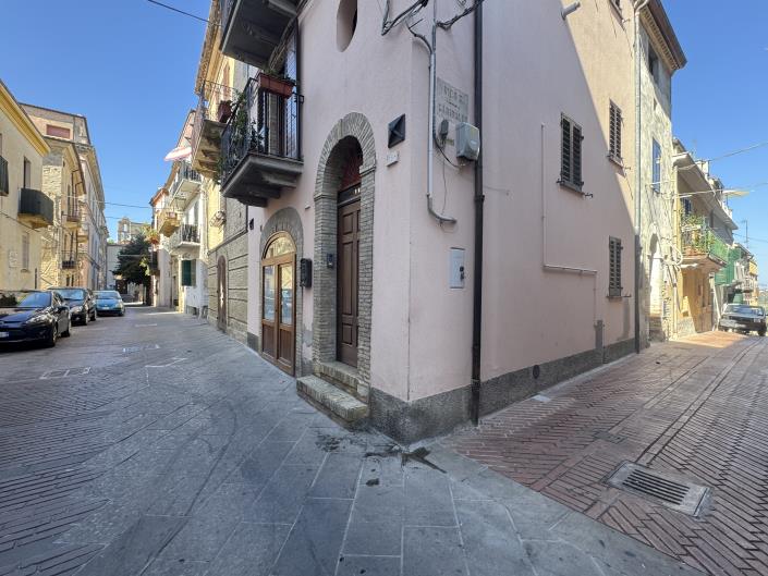 Image No.47-2 Bed Townhouse for sale