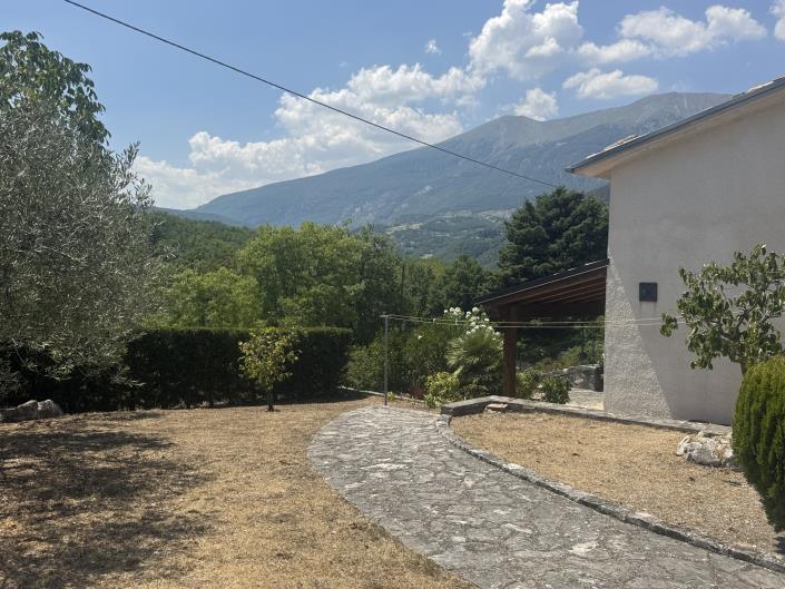 Image No.38-2 Bed Villa / Detached for sale