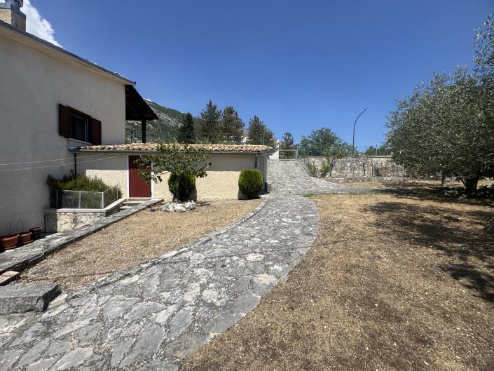 Image No.49-2 Bed Villa / Detached for sale